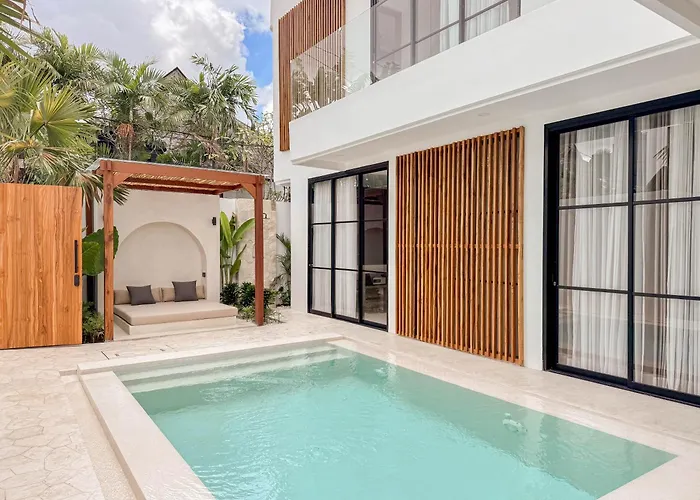 Burgundy - Twin Villa In Berawa Canggu
