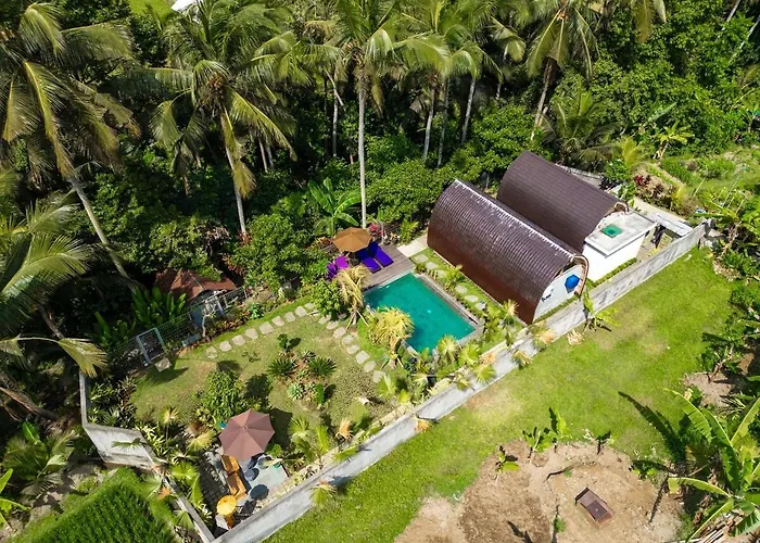 Lumbung Sari Wooden Private Villa With Greenery View