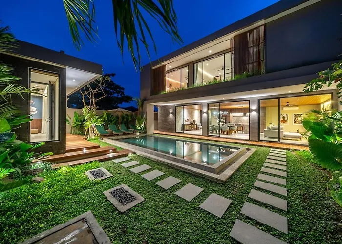 The Plaza 4Br With Pool In Bali S Eat Street