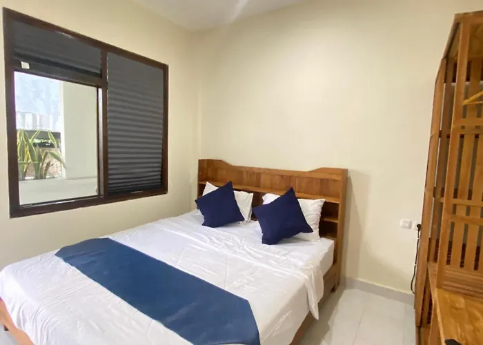 Pb Hotel Kuta - 15 Second To The Beach By Micky Studio