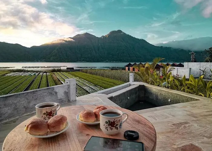 Lake Side Retreat & Hot Spring