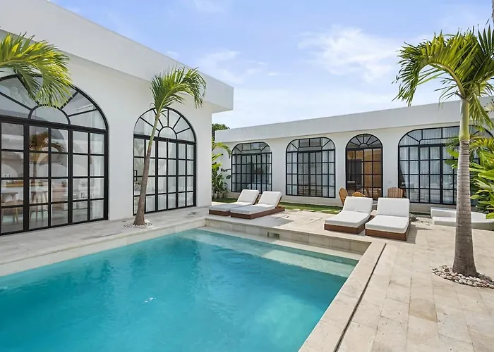All-White Villa With Pool, Sauna, Firepit & Office
