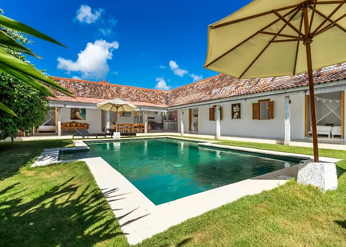 Villa Kura Kura - Newly Renovated 4Bdrs Villa Center Bingin Beach