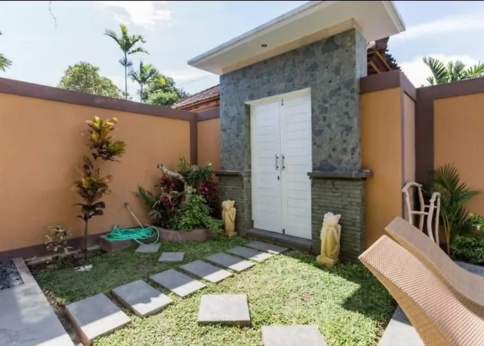 Walk To Beach - Private 3 Bedroom Villa Roshi Seminyak