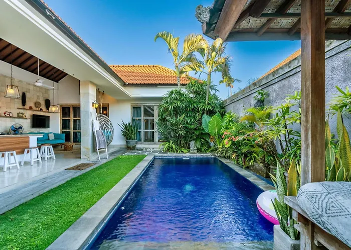 Villa Azure 1 - Private Suite In Shared Balinese Pool Villa Near Echo Beach!