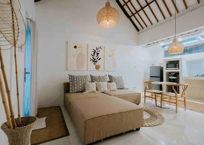 Surfers! One Bedroom Walk To Canggu Beach