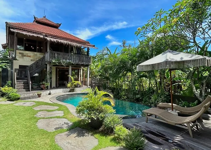 Authentic 5 Bedroom Villa - Perfect For Families & Groups - Close To Canggu Beach