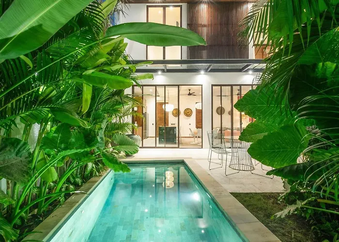 Modern 3Br Enclosed Living Near Revolver