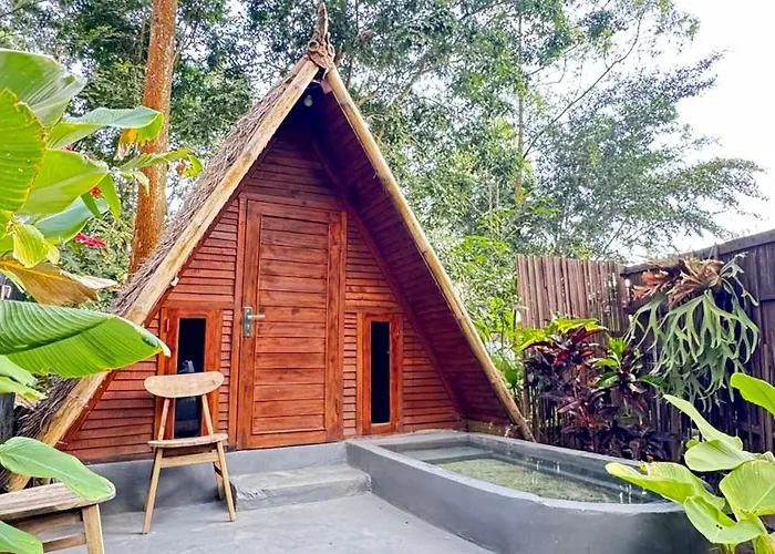 Triangle House And Hot Spring