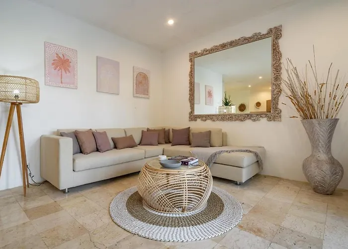 Heart Of Seminyak 2Bed 2Bath 2 Pools Super Quiet