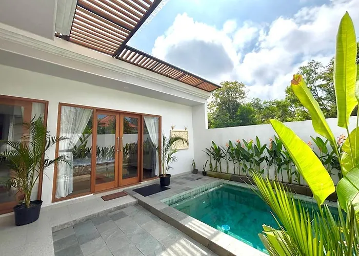 Made Batu Villa Ungasan