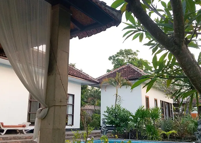 Lovina Villa Cinta