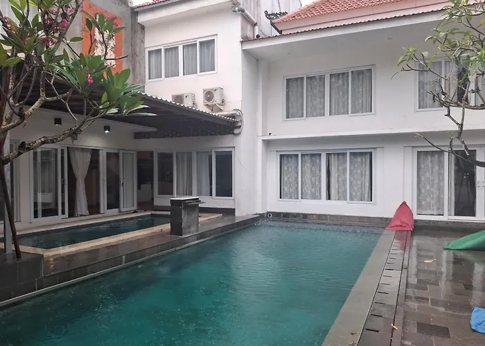 Queen Villa Jimbaran By Novita