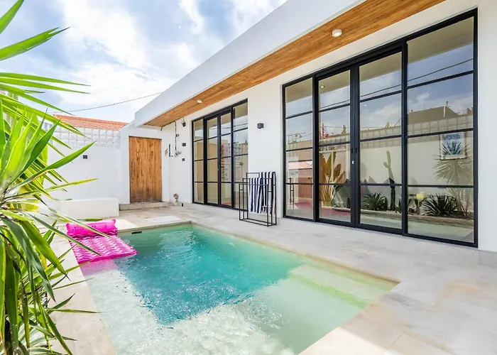 Stylish Villa Klio Pererenan By Orivista