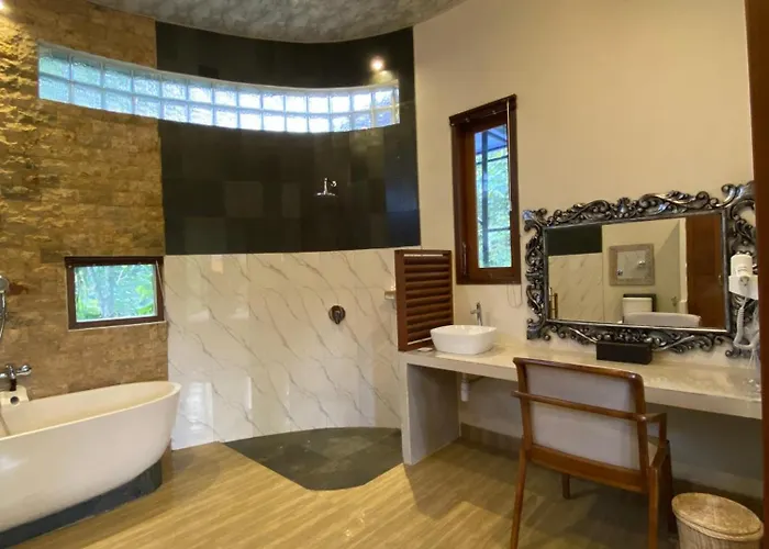 Sunya Giri Lodge & Retreat