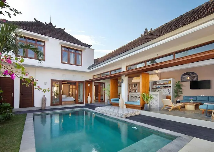 Gorgeous 6 Beds, 14 Pax In The Heart Of Seminyak
