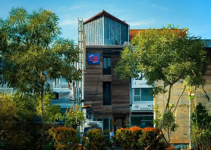 Kuta Cube Hostel