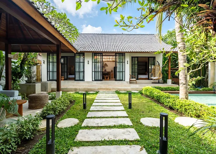 Hijau Villa By Evdekimi - Charming 2Br Escape With Pool, Outdoor Lounge, Lush Garden