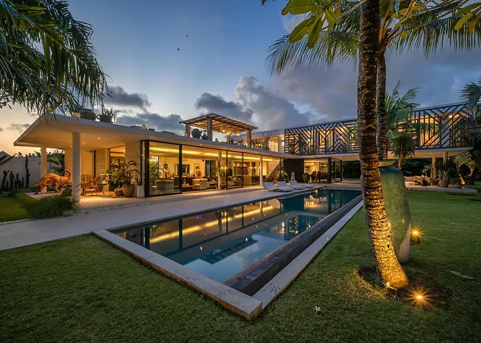 Villa Bull House Amazing 6 Bedrooms Contemporary Villa In Seminyak