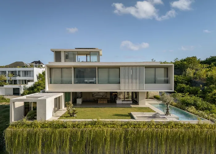 Rumah Ardjuno - 3Br Quiet Luxury Hillside Retreat With Ocean & Mountain View