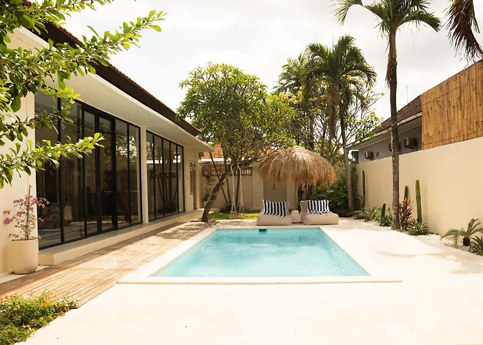 Villa Palm Central