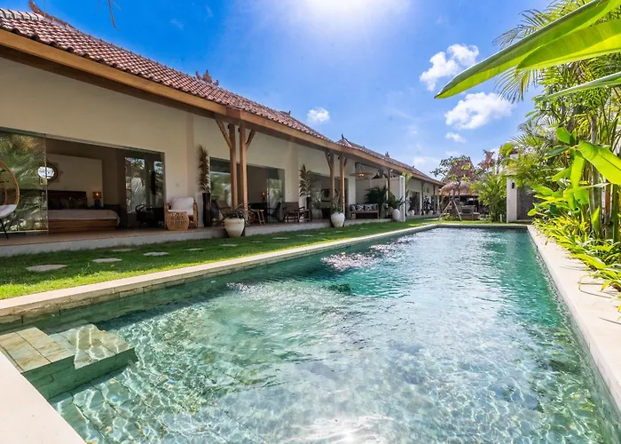 Tropical Retreat Connected 8Bdrs Villas In Bingin