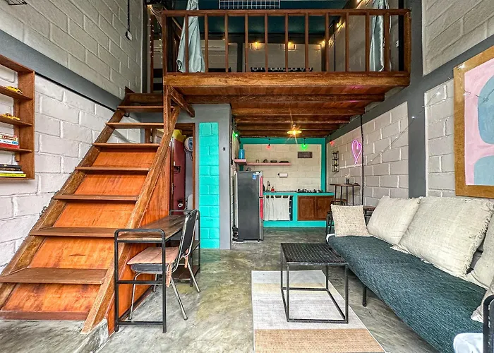 Central 1Br Mezzanine Loft With Shared Pool, Fitness And Private Kitchen In Canggu