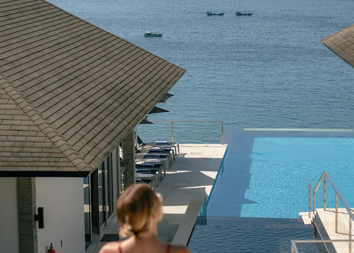 Uluwatu Luxury 4 Bedrooms Villa With Ocean View
