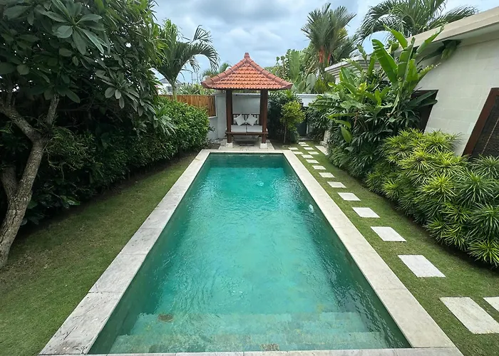 Large 4 Bedroom Villa With Pool On Batu Bolong