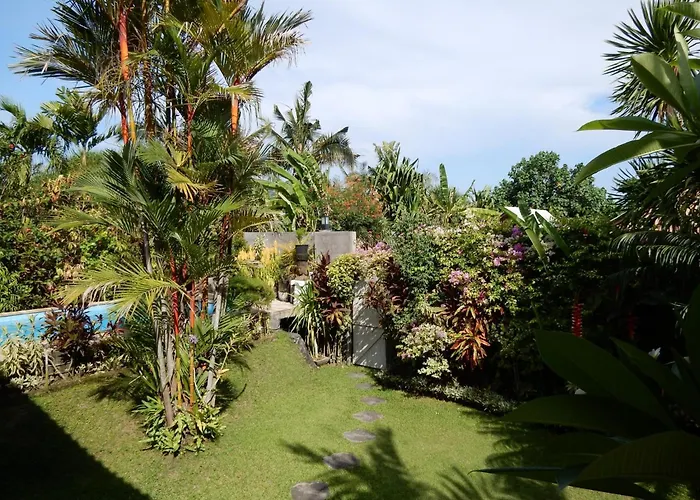 Villa Jasri Point - Beachfront Villa Close To Surf