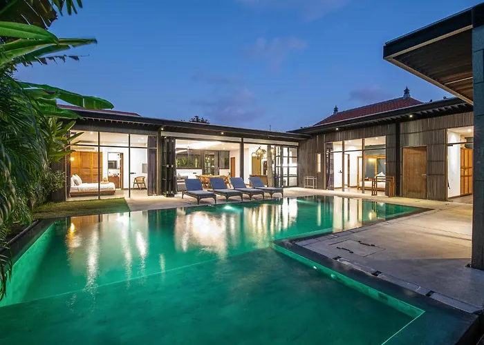Brand New 5 Bedroom Villa Enclosed Living Room Canggu