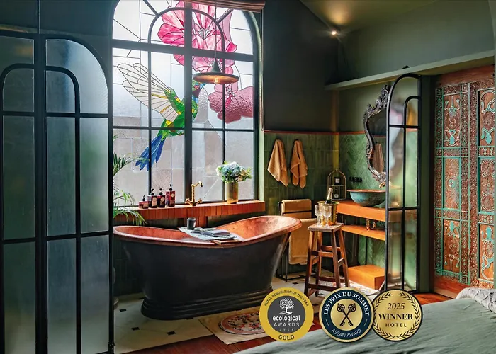 New Live Like A Queen - Unique Victorian House