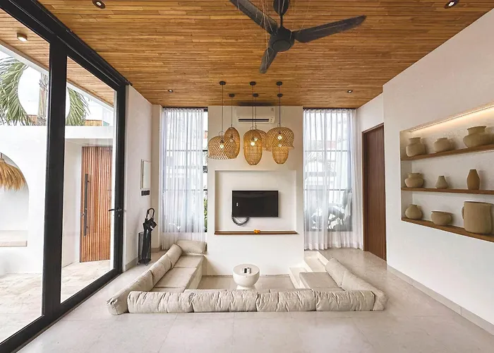 Casa Petak 3 - Serene 2Br Modern Sanctuary With Lush Pool In Pererenan