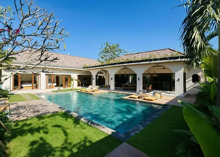 Mersea Villa -Brand New Balangan Beach -Luxurious 4 Bdr With Huge Pool