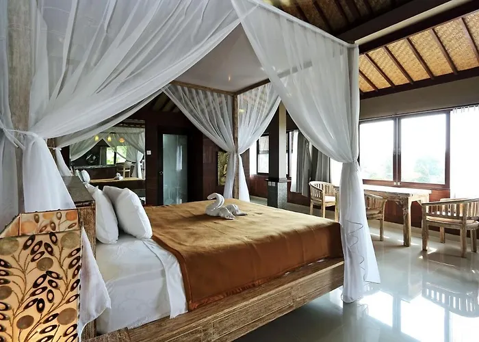 Huge Amazing Campuhan Ridge Walk View Room