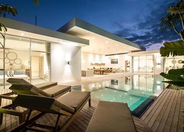 Modern 4 Bedroom Villa Heart Of Canggu 800M To Beach