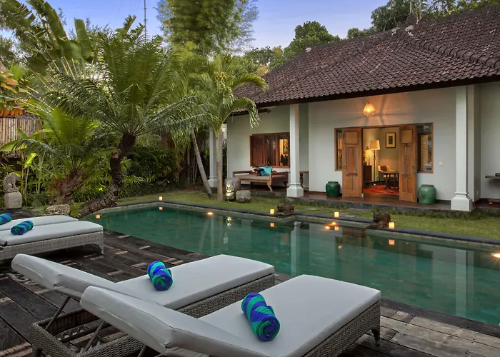 Room & Vespa 3 - Relaxing Stay Center Seminyak