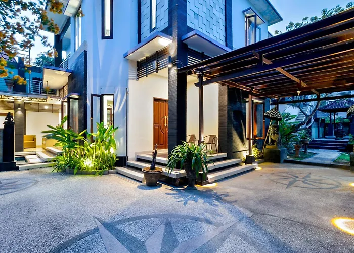 Balinese Home With Pool Near Padma Beach, Legian
