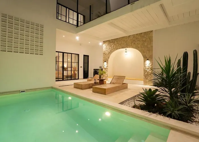 Leva Villa - Luxury 3BR Jimbaran