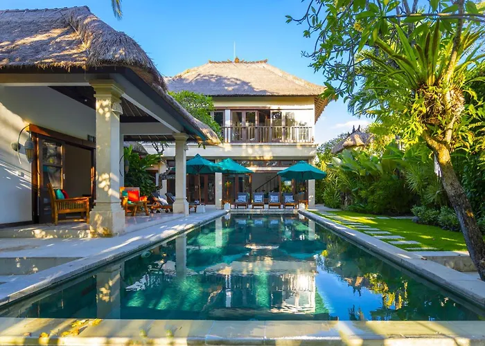Superb And Elegant 4-Bedroom Villa - Up To 10 Guests