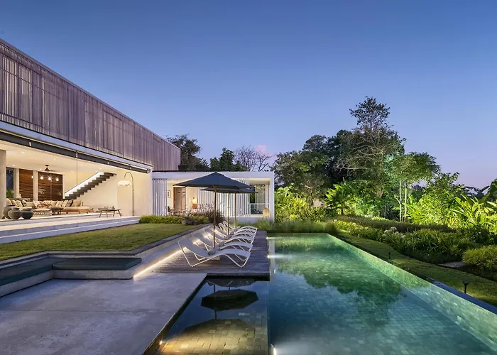 La Maison D'Ulysse - Luxury 4-Bedroom Villa With Pool In Canggu