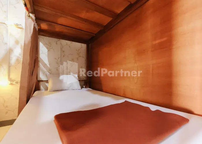 Shooting Star Hostel Kuta Redpartner - Mixed Dormitory