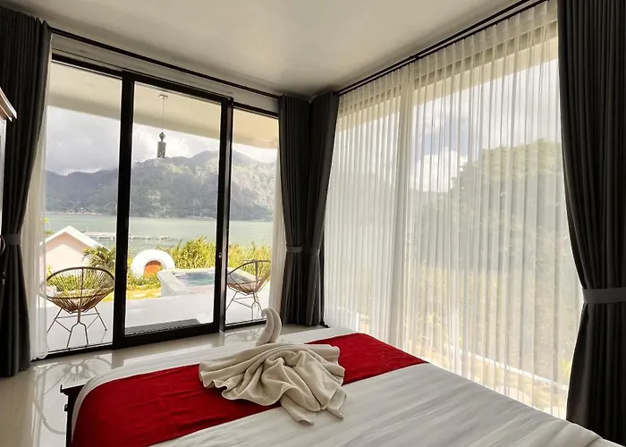 Lake Hill View