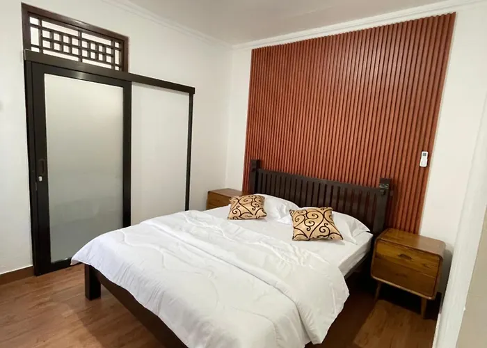 Puri Tirta Ubud Guest House