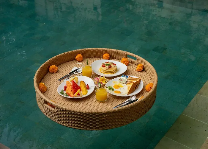 Villa Cometa Prime Seminyak By Adam Jyota Management, Free Floating Breakfast