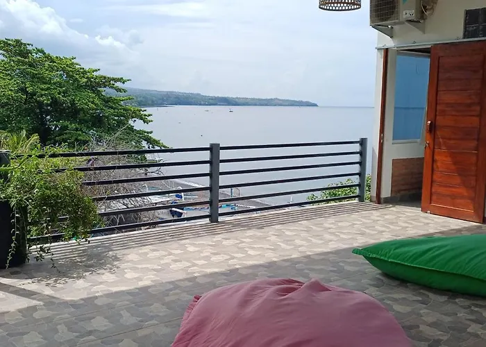 Amed Sari Beach Guesthouse