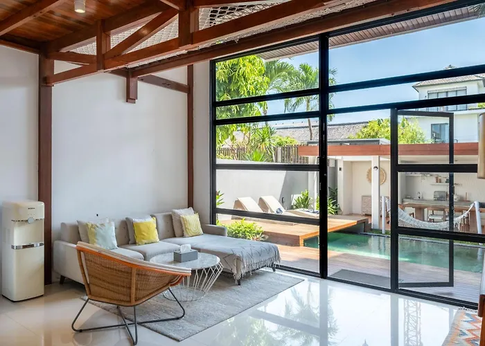 Stylish Tropical Villa 2 Bedroom , Canggu , 400M To Finn Beach