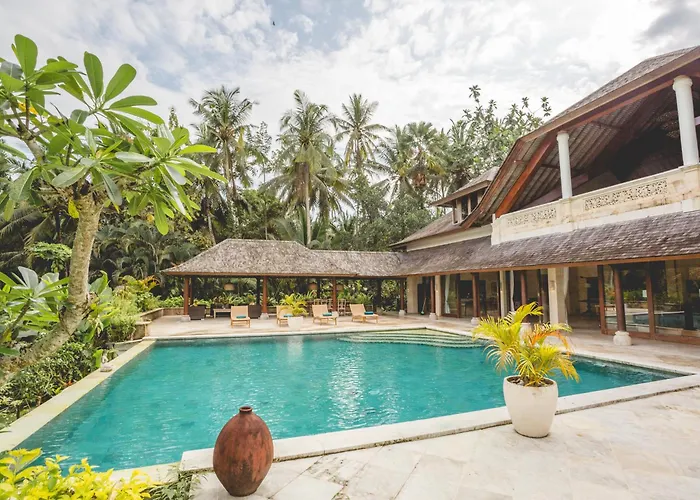 4 Bedroom Luxury Villa With Large Pool Near Balian Beach