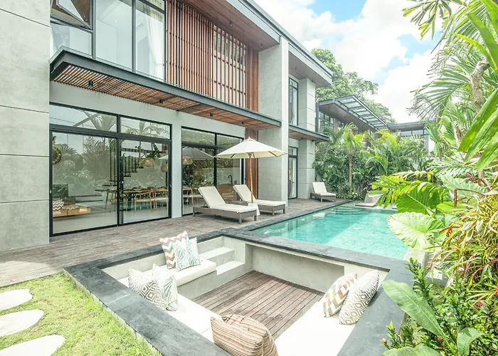 Elegant 5Br Modern Villa Steps From Cafe Del Mar