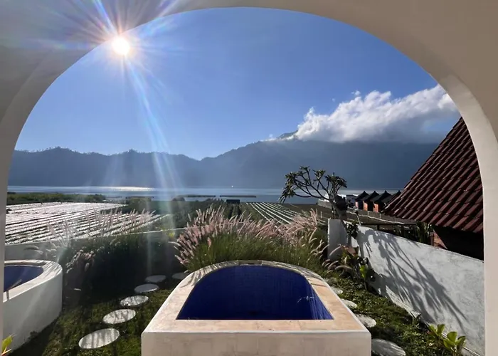 Lake Side Retreat